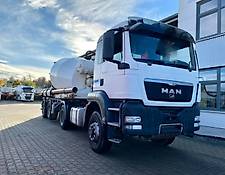 MAN tractor unit with semitrailer TGS 18.400