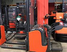 Linde L14AP // 2.148 Std. / HH 2.750 mm / Batt. Bj. 2006 / integriertes Ladegerät
